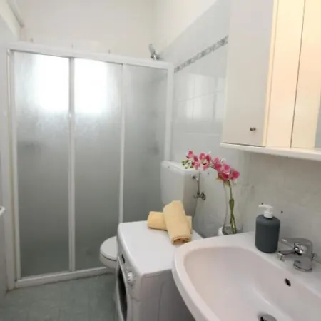 아파트 Comfy And Sunny Villa - Beahost
