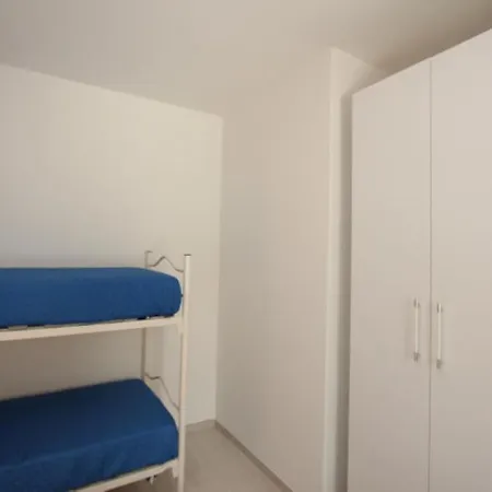 Apartment Two Bedrooms With Terrace And Garden - By Beahost *