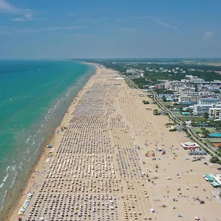 Two Bedrooms With Terrace And Garden - By Beahost Apartment Bibione
